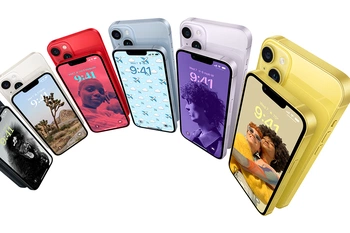 Foto van een aantal iPhones op een rij