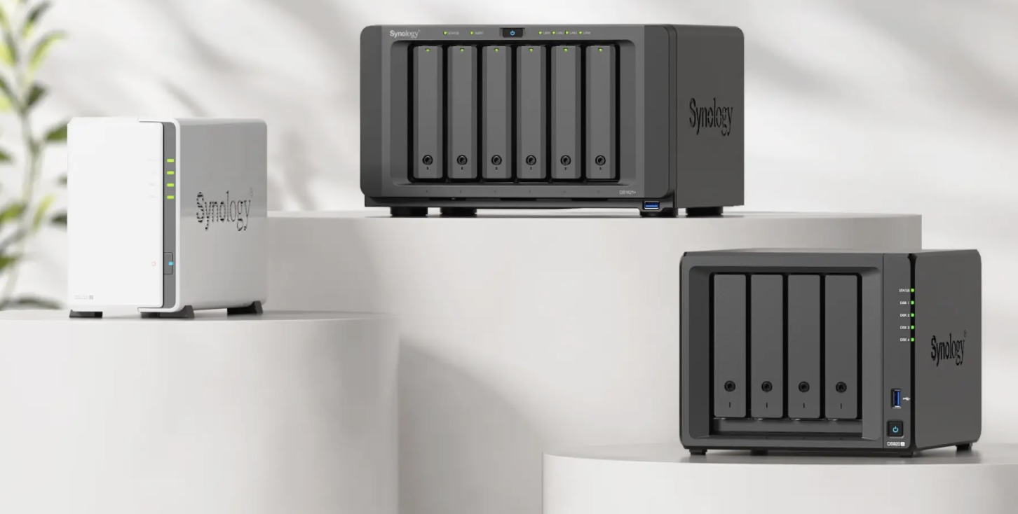 Foto van een aantal Synology-nas'en