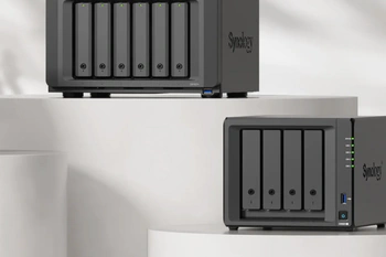 Foto van een aantal Synology-nas'en